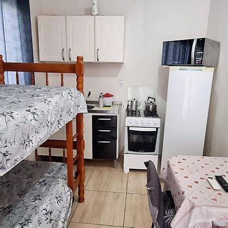 Kitnet S1 Em Torres-Rs - Na Mais Bela Praia Gaucha - Cozinha - Banheiro - Ar Condicionado - Tv E Wi-Fi - Estacionamento - Anfitria Superhost No Bnb 外观 照片