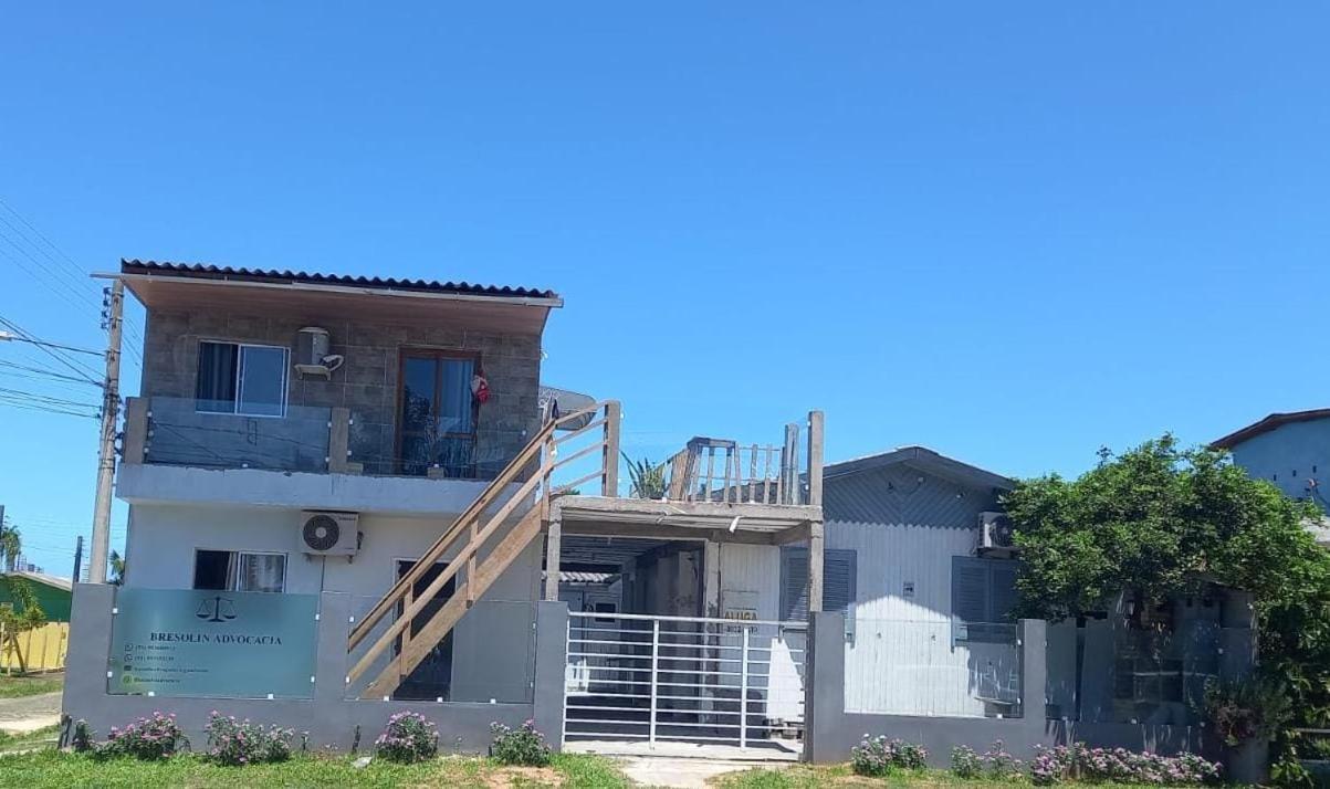 Kitnet S1 Em Torres-Rs - Na Mais Bela Praia Gaucha - Cozinha - Banheiro - Ar Condicionado - Tv E Wi-Fi - Estacionamento - Anfitria Superhost No Bnb 外观 照片